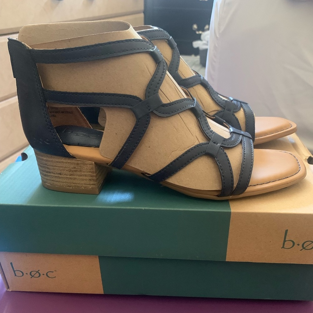 B.O.C Navy blue/Pecan sandals.
